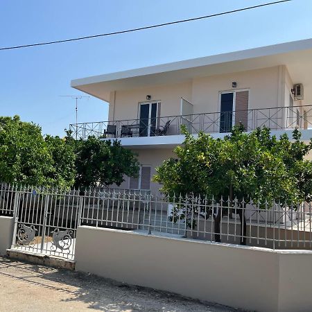 Koulouras Holiday Apartments Nikolaíika Esterno foto